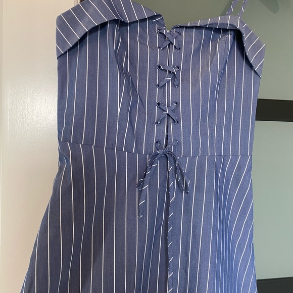 Cute sailers dress - Picture 4 of 7